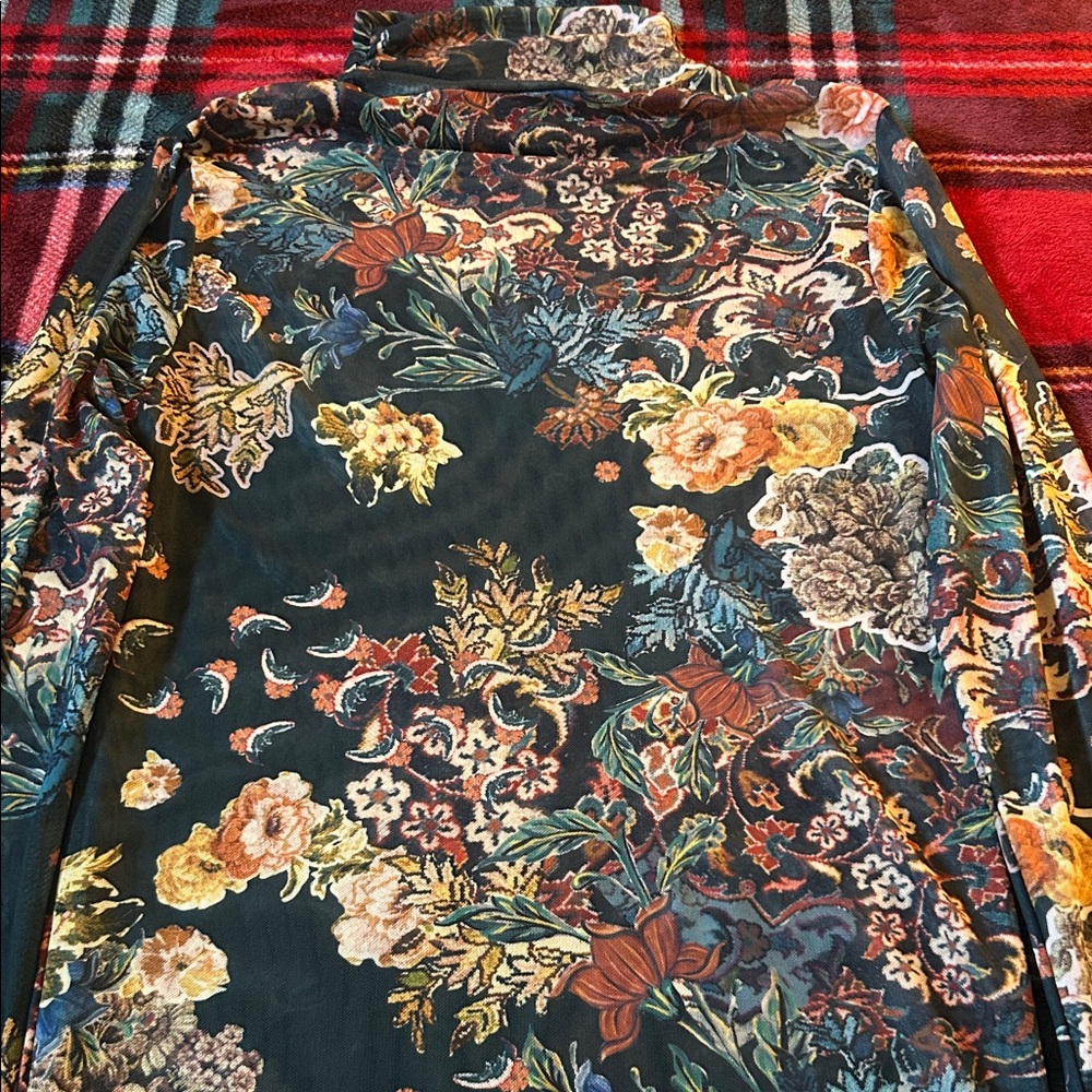 Multicolor mesh turtleneck